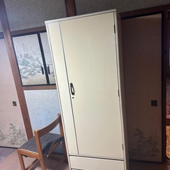 衣装棚、無料であげます。