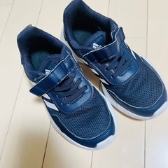 adidas スニーカー19cmの画像