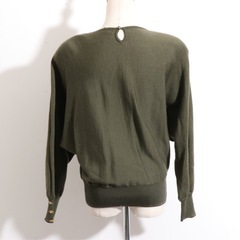★訳あり★ Chamois シャモア トップス　ニット　長袖　M 刺繍　チャーム付　ウール100％  グリーン カーキ　送料無料の画像
