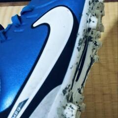 サッカー トレーニングシューズ 22.5の画像