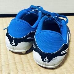 サッカー トレーニングシューズ 22.5の画像