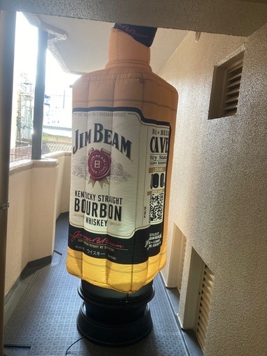 バーボンウイスキー、ジムビームのエアバルーン看板