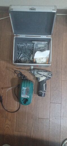 充電ドライバー・ビス箱