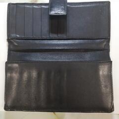 GUCCI　グッチ　財布　黒　使用感ありますが中は割りと綺麗の画像