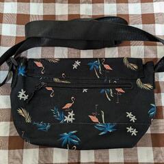 kiuショルダーバッグの画像