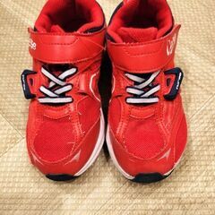 カープコラボシューズ