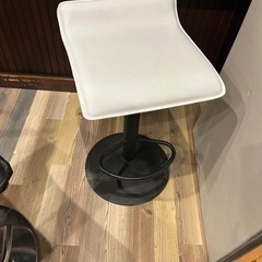 カウンターチェア2脚
