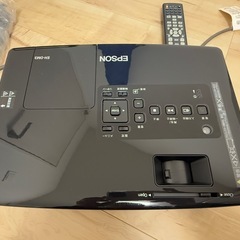 DVD一体型ホームシアタープロジェクター dreamio(ドリーミオ) EH-DM3S(80型スクリーン同梱) EH-DM3の画像