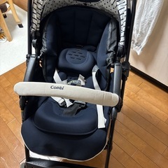 ベビーカー(combi)の画像