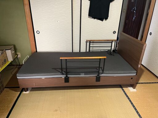ニトリ　電動ベッドLEG/LOWタイプ　マットレス、柵付き