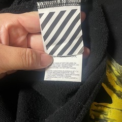 off-whiteパーカー　オフホワイトの画像