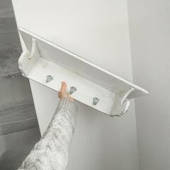 アンティーク風♡ホワイトな木製ウォールフック　コート掛け　飾り棚　3連フックの画像