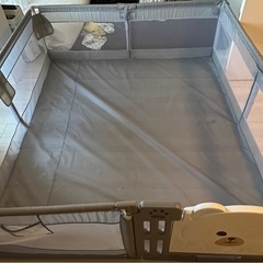 【最終値下げ！】ベビーサークル クマの扉付き 180cm×200cmの画像