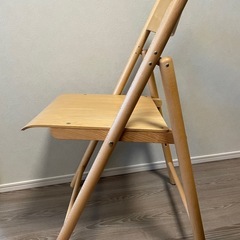 【終了】折り畳み椅子の画像