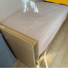 ニトリ　セミダブル　ベッドフレームの画像