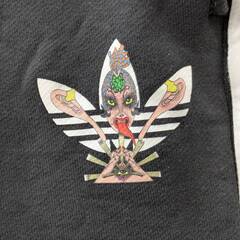 adidas パンツ 限定モデル ブラック 【ジャングルジャングルイズミヤ広陵店】の画像