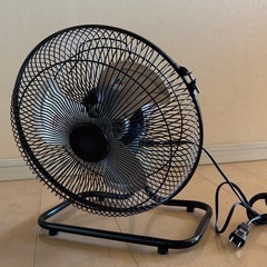 【YUASA】おしゃれなコンパクト扇風機
