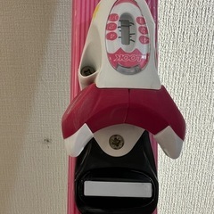 値下げ 140cm 女子 ジュニア用 スキー板 ストック付き 中古 Kazama SPAX ピンク系の画像