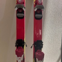 値下げ 115㎝ 女子ジュニア用 小学生 スキー板 ストック付き kazama spax 中古品の画像
