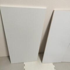 白色の板の画像