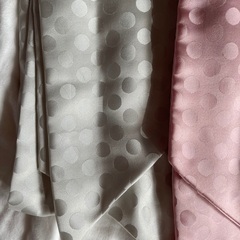 シルク100%のスカーフ2本セットの画像