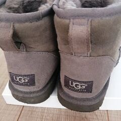 UGG ショートブーツ　グレー　24センチの画像