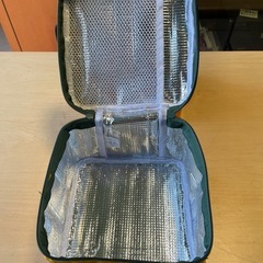 お弁当箱の画像
