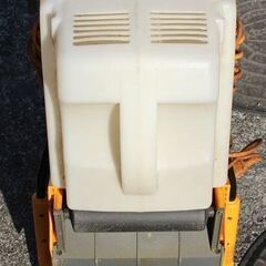 電動芝刈り機　の画像