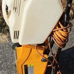 電動芝刈り機　の画像