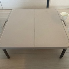 アウトドア用折りたたみテーブル