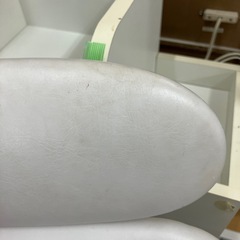 O2501-179 昇降チェア 汚れあり 中古の画像