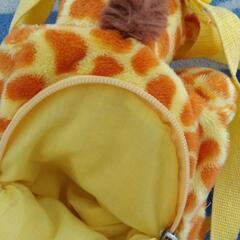 キリンぬいぐるみリュックの画像