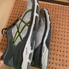 スポーツスニーカー(asics)の画像
