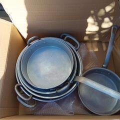 食器いっぱい　ウェッジウッドもありの画像