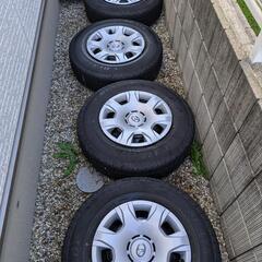 新車外し　2024年製ハイエース200系純正タイヤ＆ホイール4本セットの画像