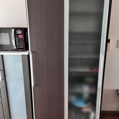 食器棚の画像