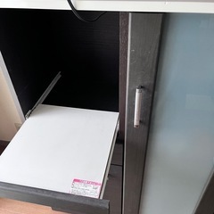 食器棚の画像