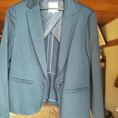 アンサンブル紺色のスーツですの画像