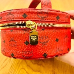 MCM 赤ポーチの画像