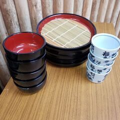 蕎麦ざる、つゆ入れ