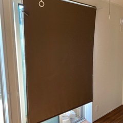 ニトリ　ロールカーテン2個