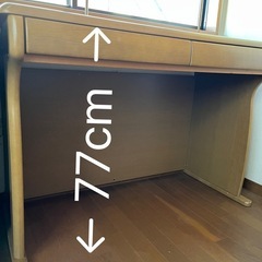 【値下】イトーキの机　(配送対応可)オマケ付の画像