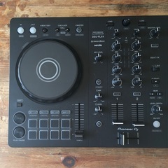 Pioneer DDJ-FLX4 DJコントローラーの画像