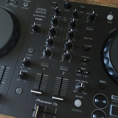 Pioneer DDJ-FLX4 DJコントローラーの画像