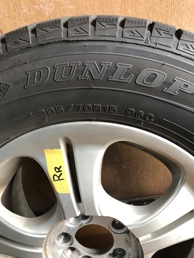 スバル　スタッドレスタイヤ　フォレスター