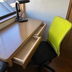 【値下】イトーキの机　(配送対応可)オマケ付の画像