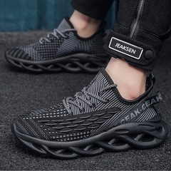 ランニングシューズ　通勤・通学　シューズ　スニーカー　履きやすいの画像