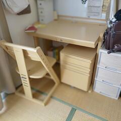 オカムラの学習机(使用品)です。の画像