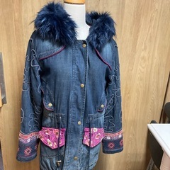 ㊸コートDesigual