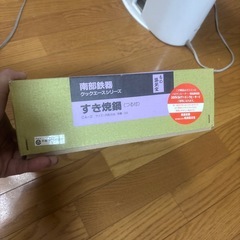 すき焼き鍋の画像